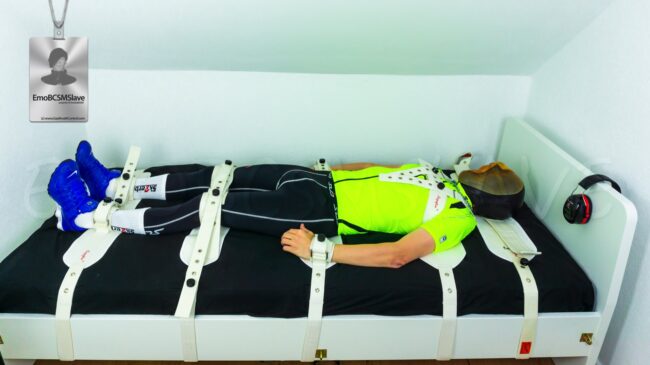 EmoBCSMSlave Tied Up in Segufix